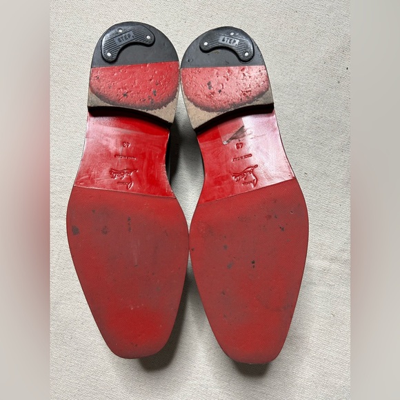 Christian Louboutin - Picture 9 of 9